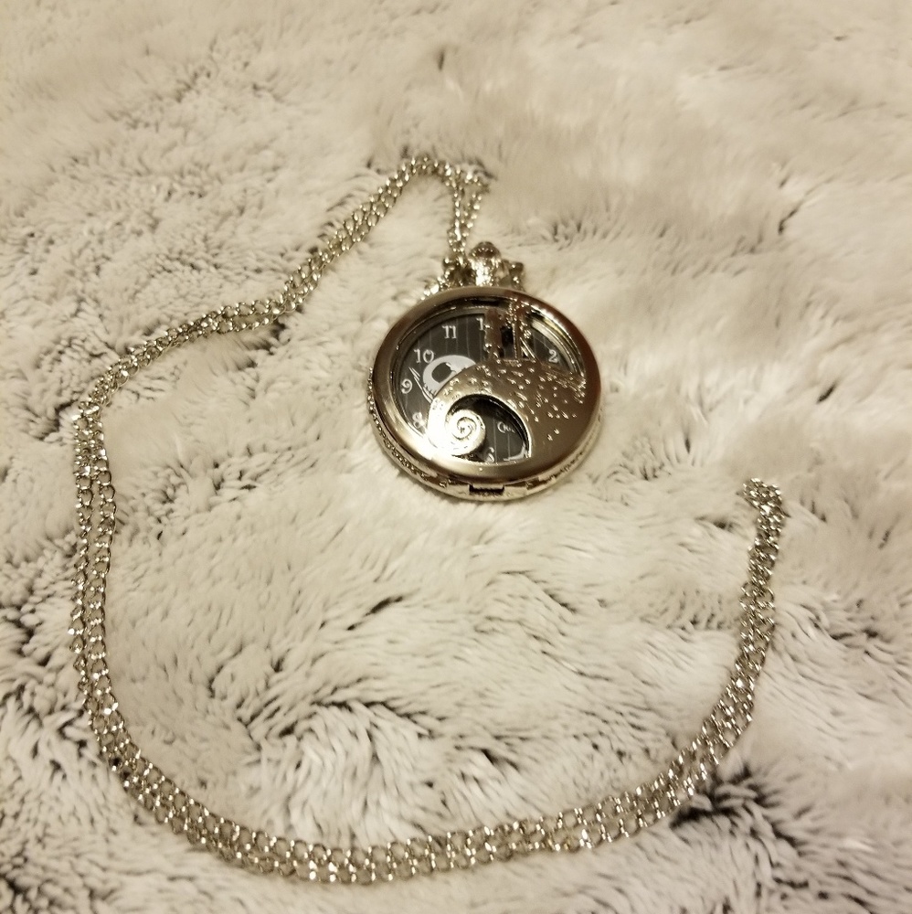 🆕LAST ONE Nightmare before Christmas Silver watch - Picture 4 of 4